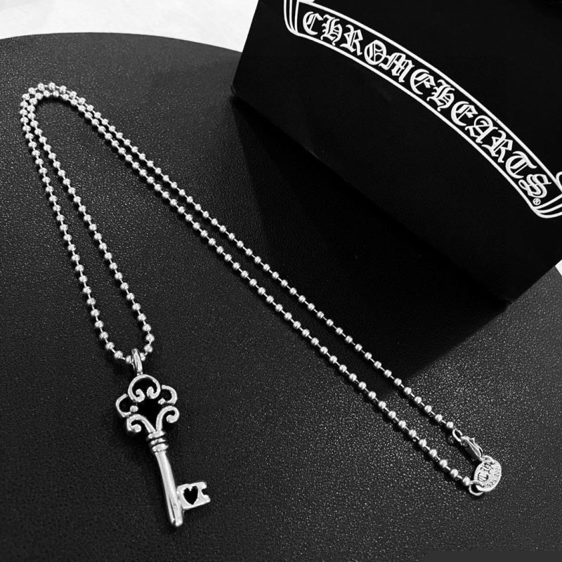 Ch**me He**ts necklaces